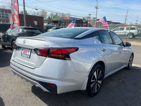 Used 2021 Nissan Altima 2.5 SV w/ SV Premium Package image 10