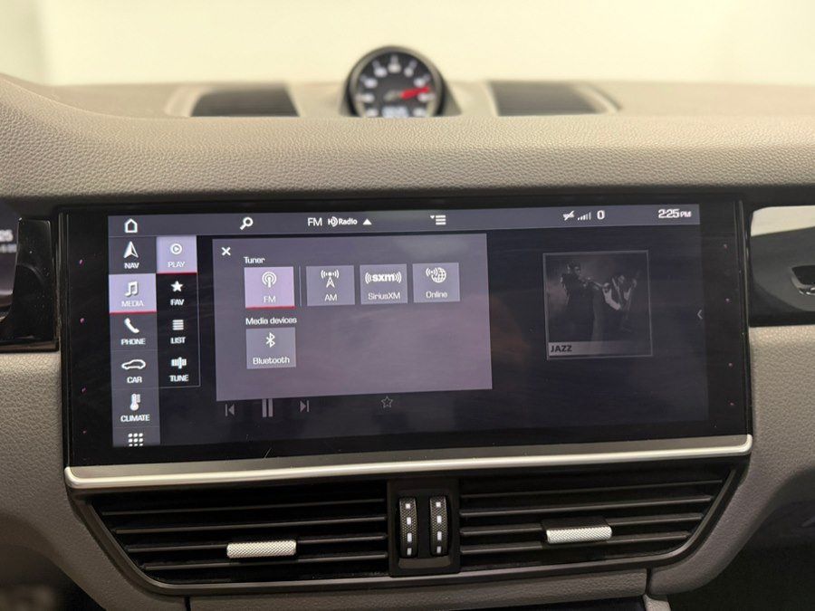 Used 2019 Porsche Cayenne S w/ Premium Plus Package AWD/4WD image 72