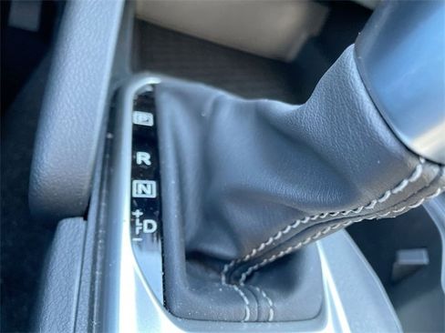 Used 2024 Nissan Frontier SV w/ SV Convenience Package image 24