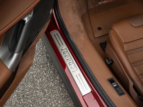 Certified 2025 Ferrari SF90 Spider image 31