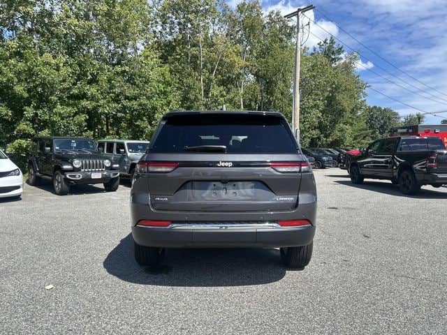 New 2026 Jeep Grand Cherokee Laredo X AWD/4WD image 3