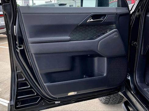 Used 2024 Lexus GX 550 AWD/4WD image 22