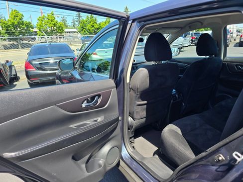 Used 2016 Nissan Rogue S FWD image 16