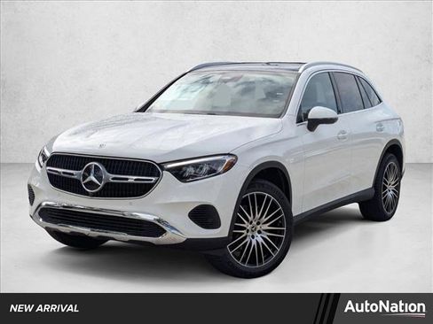 Certified 2026 Mercedes-Benz GLC 300 image 1