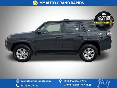 Used 2024 Toyota 4Runner SR5 Premium image 4