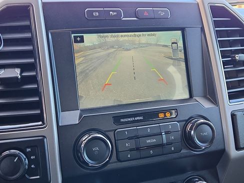 Used 2019 Ford F250 Lariat w/ Chrome Package image 29