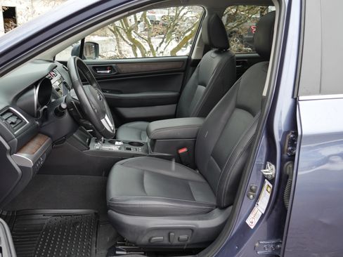 Used 2017 Subaru Outback 3.6R Limited image 3