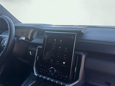 Certified 2024 GMC Acadia Elevation image 17