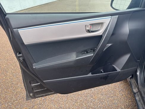 Used 2016 Toyota Corolla LE image 17