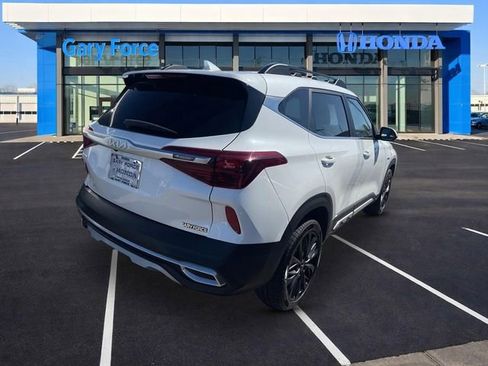 Used 2023 Kia Seltos Nightfall Edition image 2