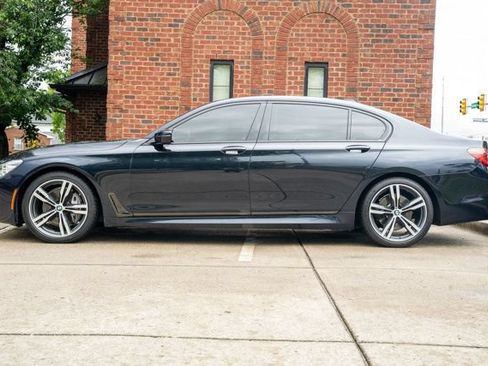 Used 2019 BMW 740i w/ Executive Package RWD image 8