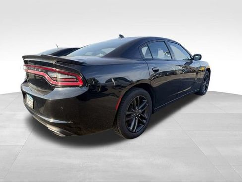 Used 2019 Dodge Charger SXT AWD/4WD image 3