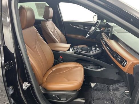 Certified 2023 Lincoln Nautilus Reserve w/ Monochromatic Package AWD/4WD image 32