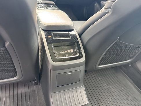 Used 2022 Volvo S90 T8 R-Design image 14