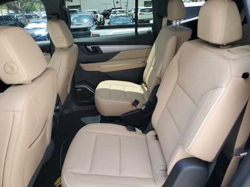 Used 2025 Buick Enclave Preferred FWD image 13