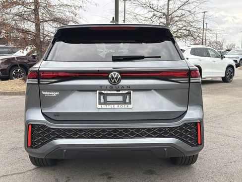 New 2026 Volkswagen Tiguan SE R-Line FWD image 4