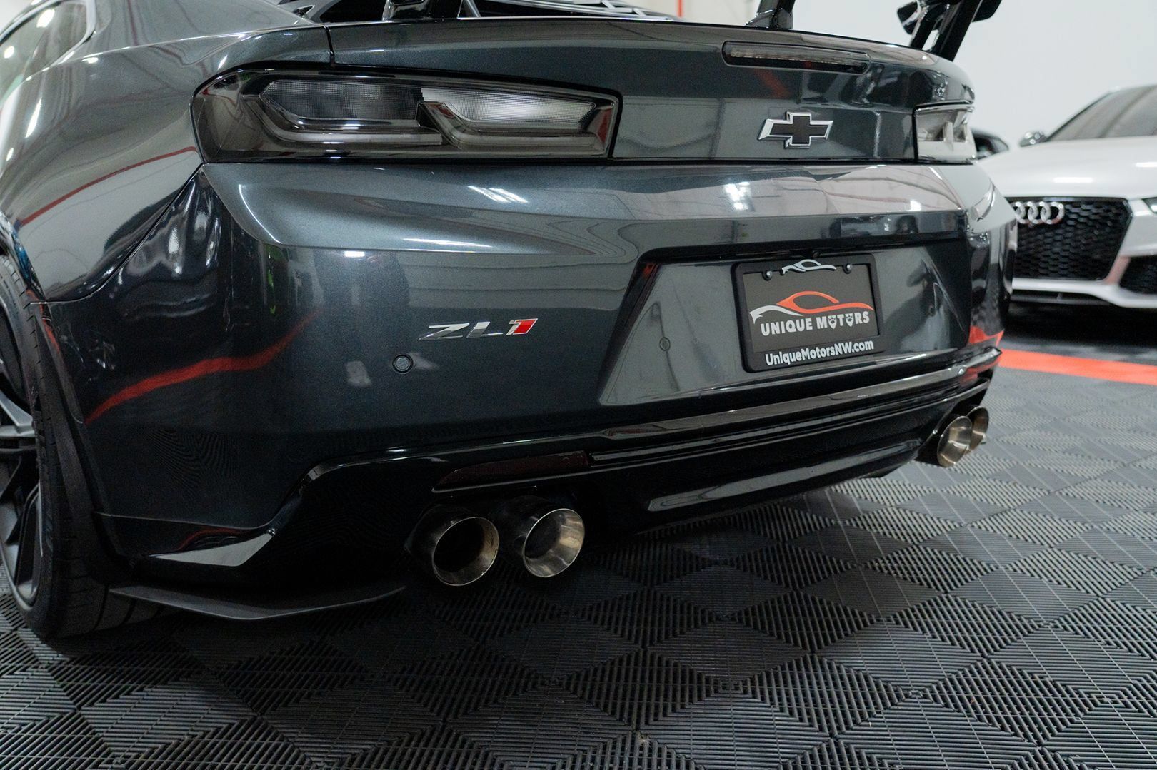Used 2018 Chevrolet Camaro ZL1 RWD image 10