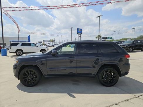 Used 2018 Jeep Grand Cherokee Altitude image 4