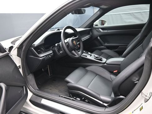 Certified 2025 Porsche 911 Carrera RWD image 5