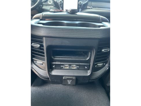Used 2022 RAM 2500 Limited AWD/4WD image 10