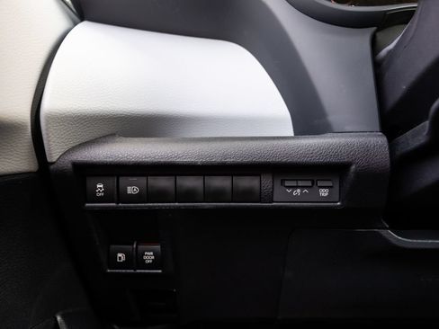 Used 2026 Toyota Sienna LE FWD image 22