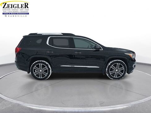 Used 2018 GMC Acadia Denali w/ Technology Package AWD/4WD image 4