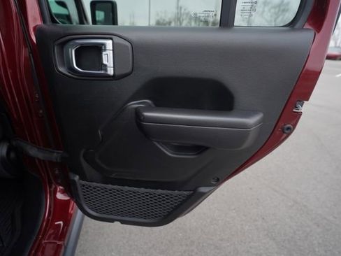 Used 2021 Jeep Wrangler Unlimited Islander image 23