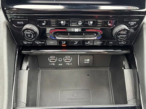 Used 2023 Jeep Grand Cherokee Summit w/ Luxury Tech Group V image 20