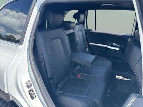 Used 2025 Mercedes-Benz GLB 250 image 28