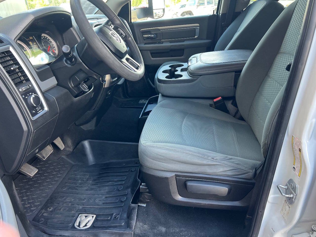 Used 2018 RAM 2500 SLT AWD/4WD image 15