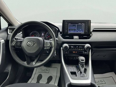 Used 2021 Toyota RAV4 LE AWD/4WD image 16