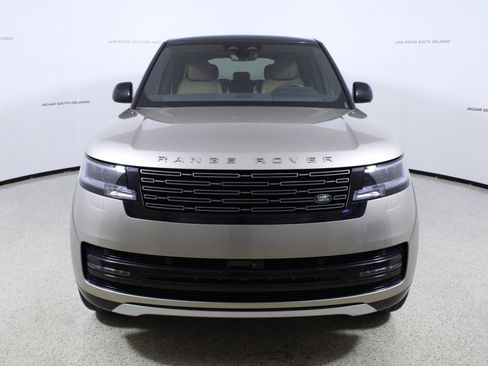 Used 2025 Land Rover Range Rover Long Wheelbase SE image 2