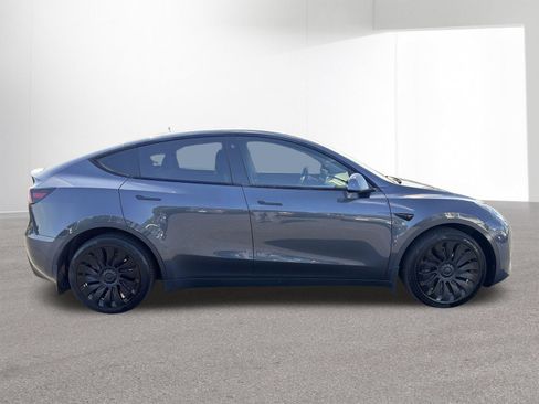 Used 2021 Tesla Model Y Long Range AWD/4WD image 9