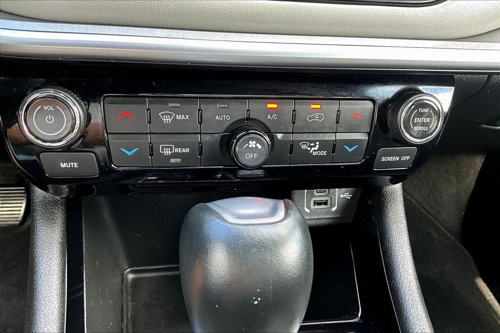 Used 2025 Jeep Compass Limited AWD/4WD image 16