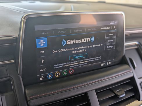 Used 2021 Chevrolet Suburban RST w/ Luxury Package image 30