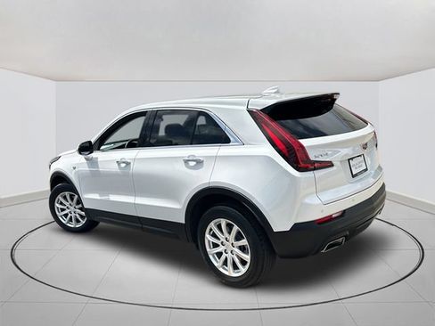 Certified 2023 Cadillac XT4 Luxury FWD image 3