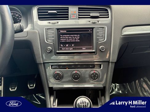 Used 2017 Volkswagen Golf Alltrack SE image 12