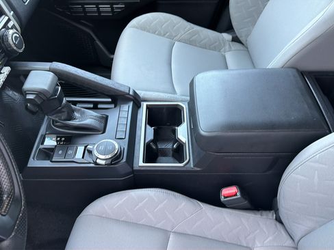 Used 2025 Toyota Tacoma SR5 AWD/4WD image 20