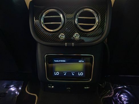 Used 2022 Bentley Bentayga AWD/4WD image 26