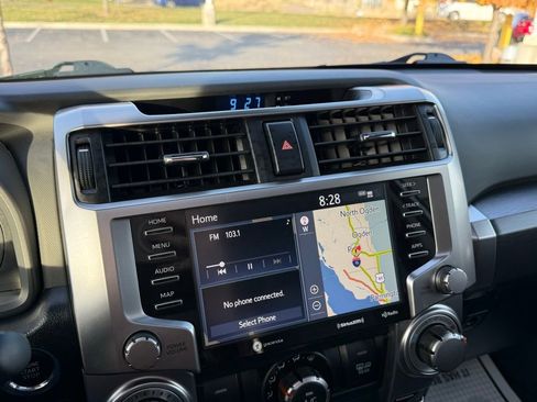 Used 2024 Toyota 4Runner SR5 Premium image 3