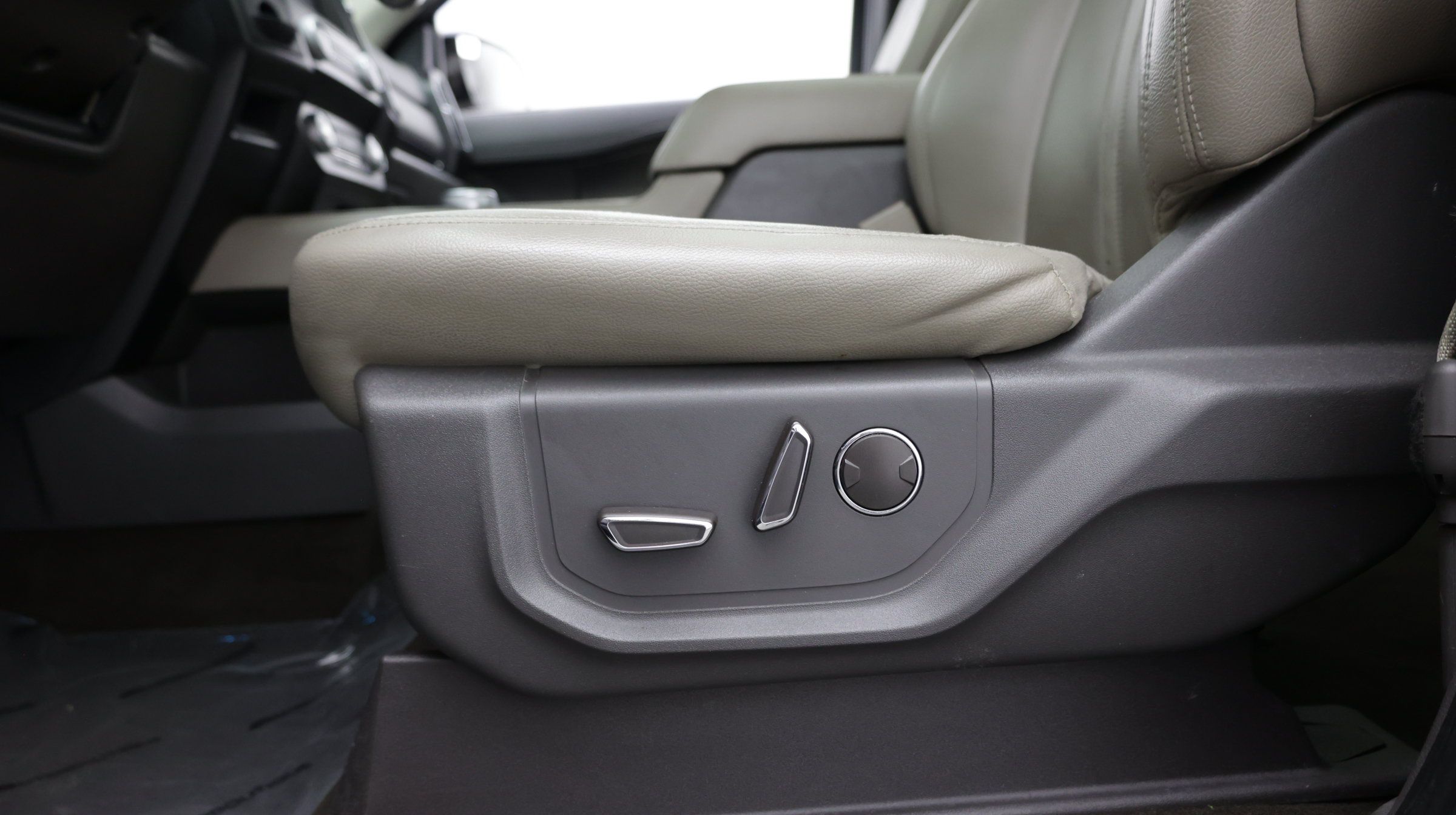 Used 2021 Ford Expedition Max Limited RWD image 17