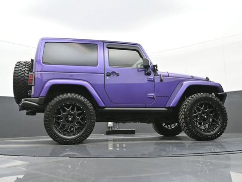 Used 2017 Jeep Wrangler Sahara image 35