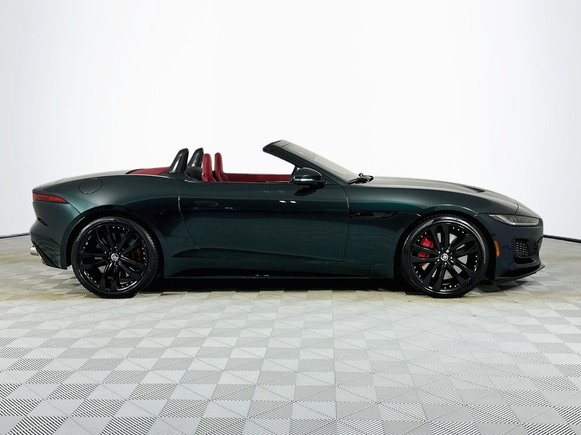 Used 2024 Jaguar F-TYPE R-Dynamic RWD image 4