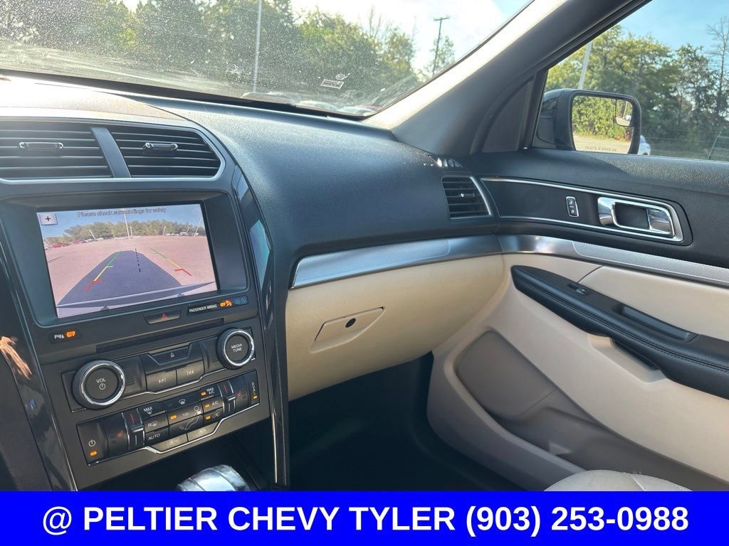 Used 2018 Ford Explorer XLT w/ Equipment Group 202A FWD image 17
