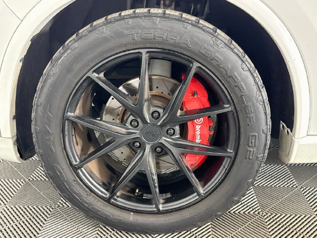 Used 2018 Dodge Durango SRT w/ Technology Group AWD/4WD image 33