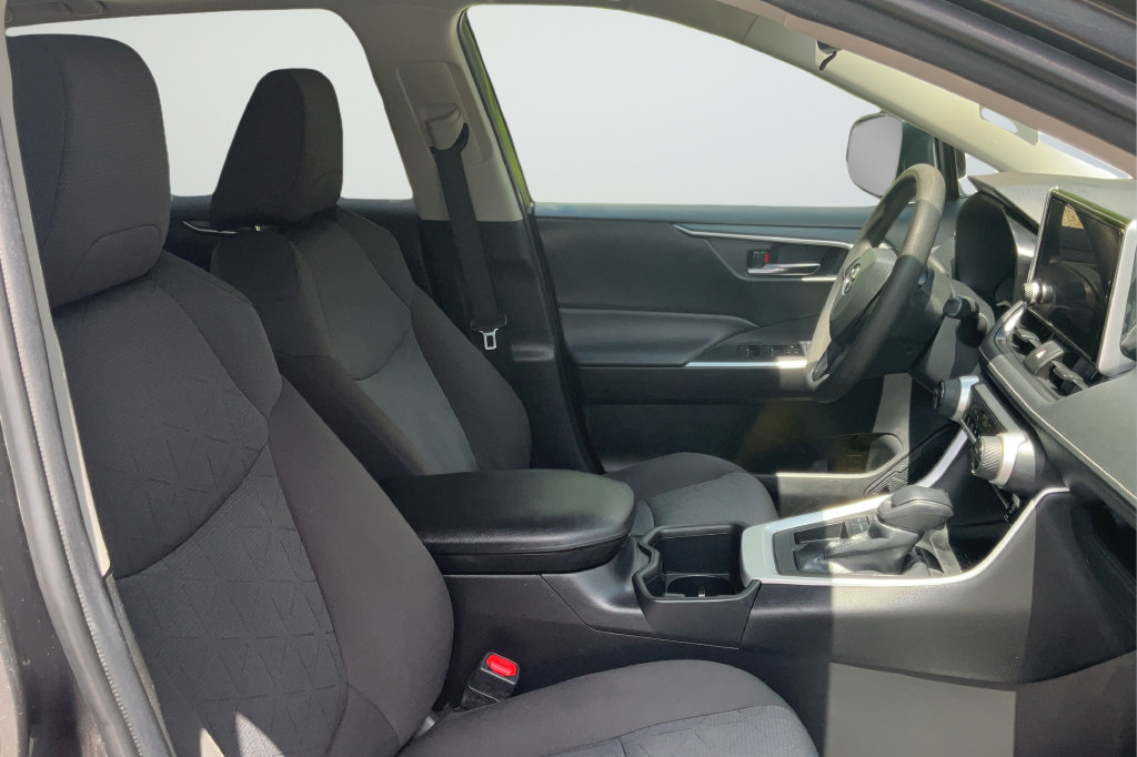 Used 2023 Toyota RAV4 XLE w/ Convenience Package FWD image 19