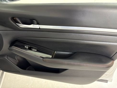 Used 2024 Nissan Altima 2.5 SR FWD image 17
