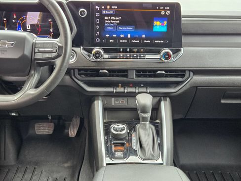 Used 2023 Chevrolet Colorado Trail Boss w/ Technology Package AWD/4WD image 16
