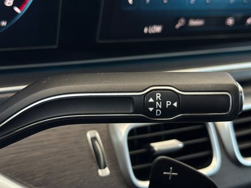 Used 2021 Mercedes-Benz GLE 350 4MATIC image 21