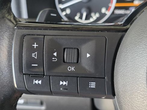 Used 2023 Nissan Rogue SL AWD/4WD image 22